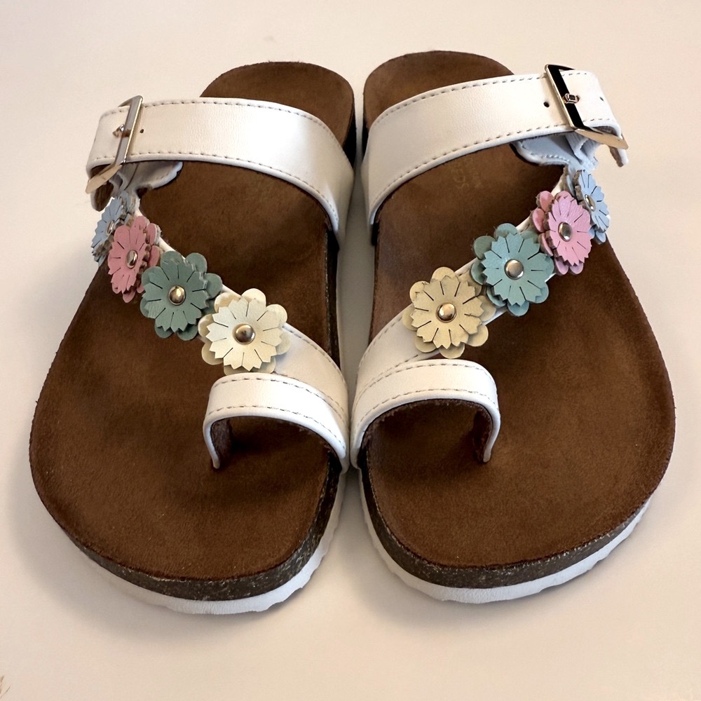 White Mountain Girls Floral Slide Sandals Size 2 White Kids Slide-on Shoes NWOT